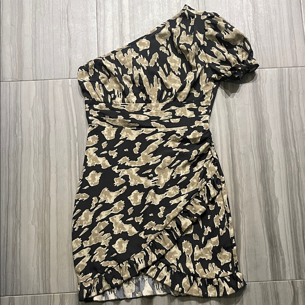 SHEIN One-Shoulder Black and Cream Dress